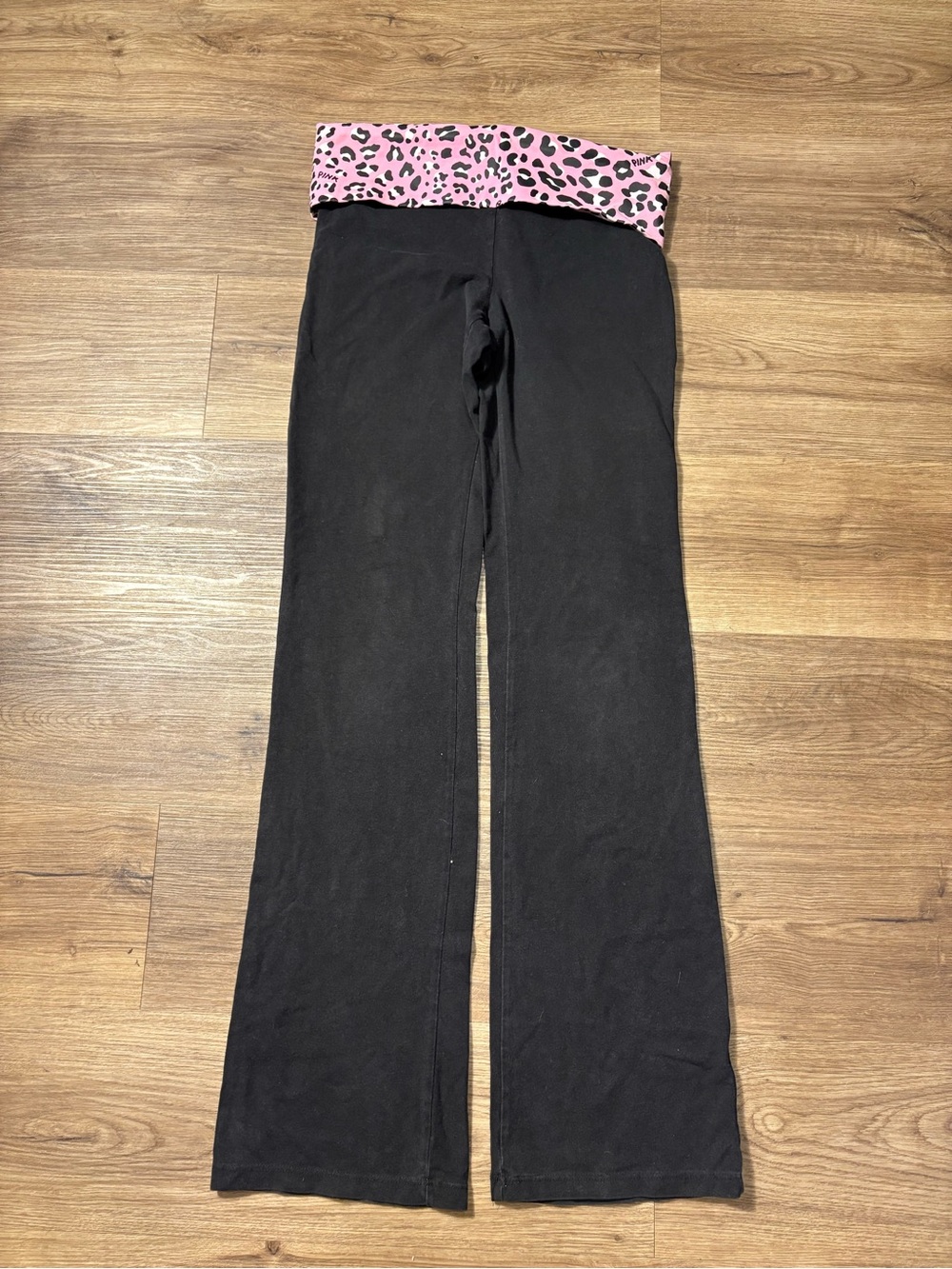Y2K 2011 Victoria’s Secret Pink Leopard Print Rhinestone Foldover Yoga Pants - Picture 5 of 8